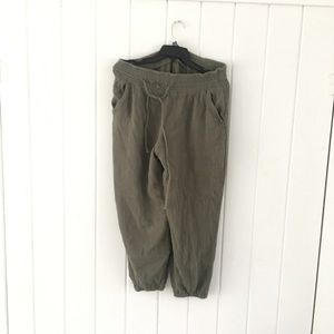 arie by American eagle green pants